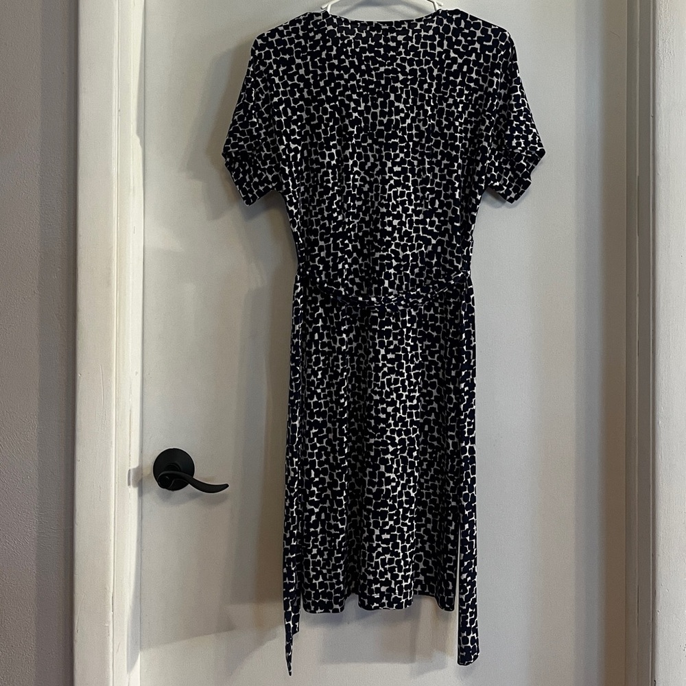 BCBGMaxAzria Dark Blue and White Midi Dress - Picture 4 of 5